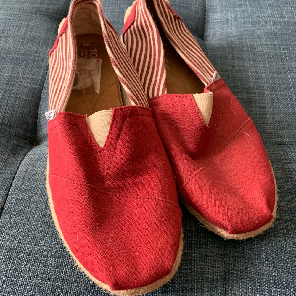 Toms